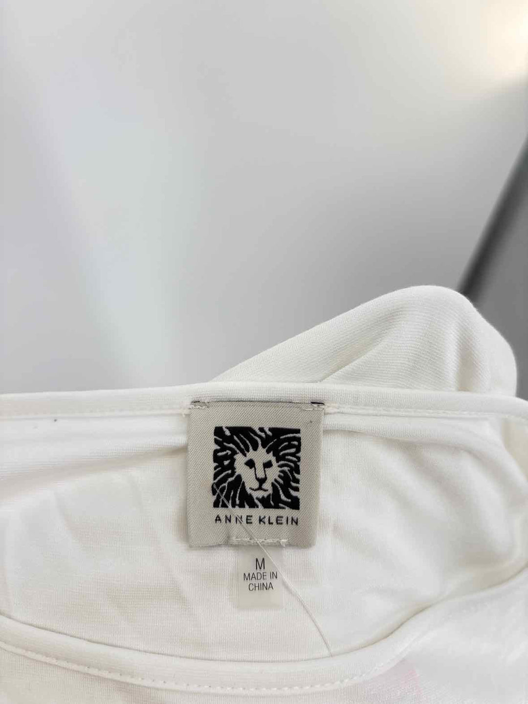 Size M Anne Klein White Shirt