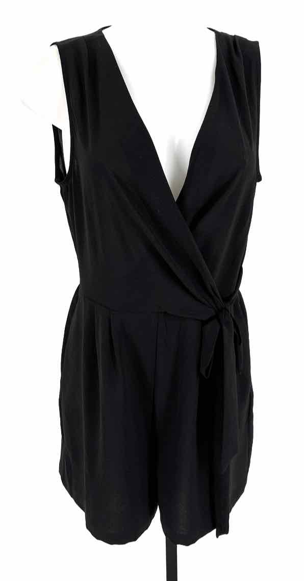 Size M Black Romper