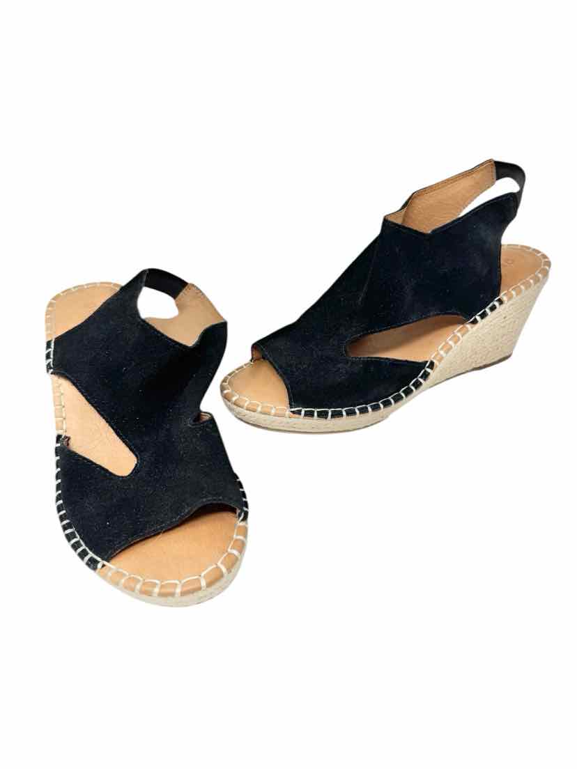 Shoe Size 8.5 GENTLE SOULS Black Suede Sandals