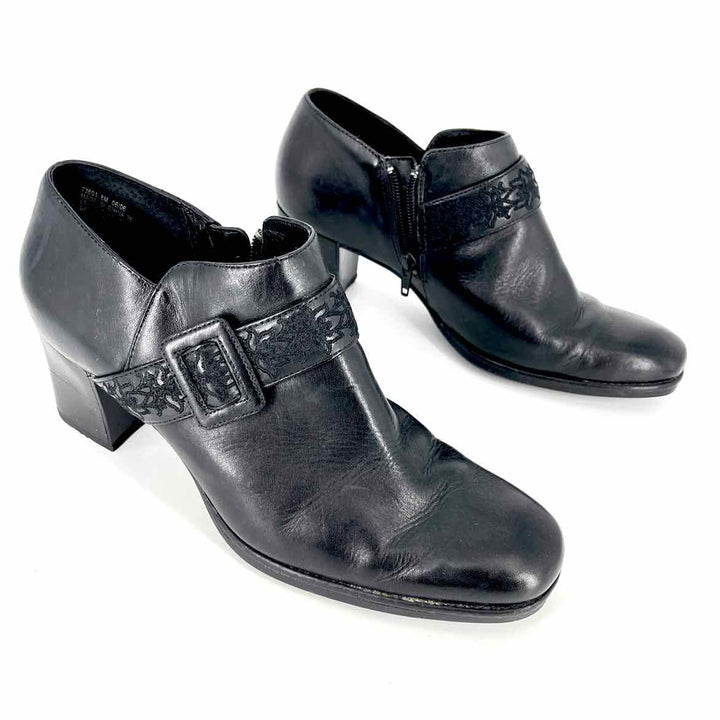 Shoe Size 8 CLARKS Black Leather Boots