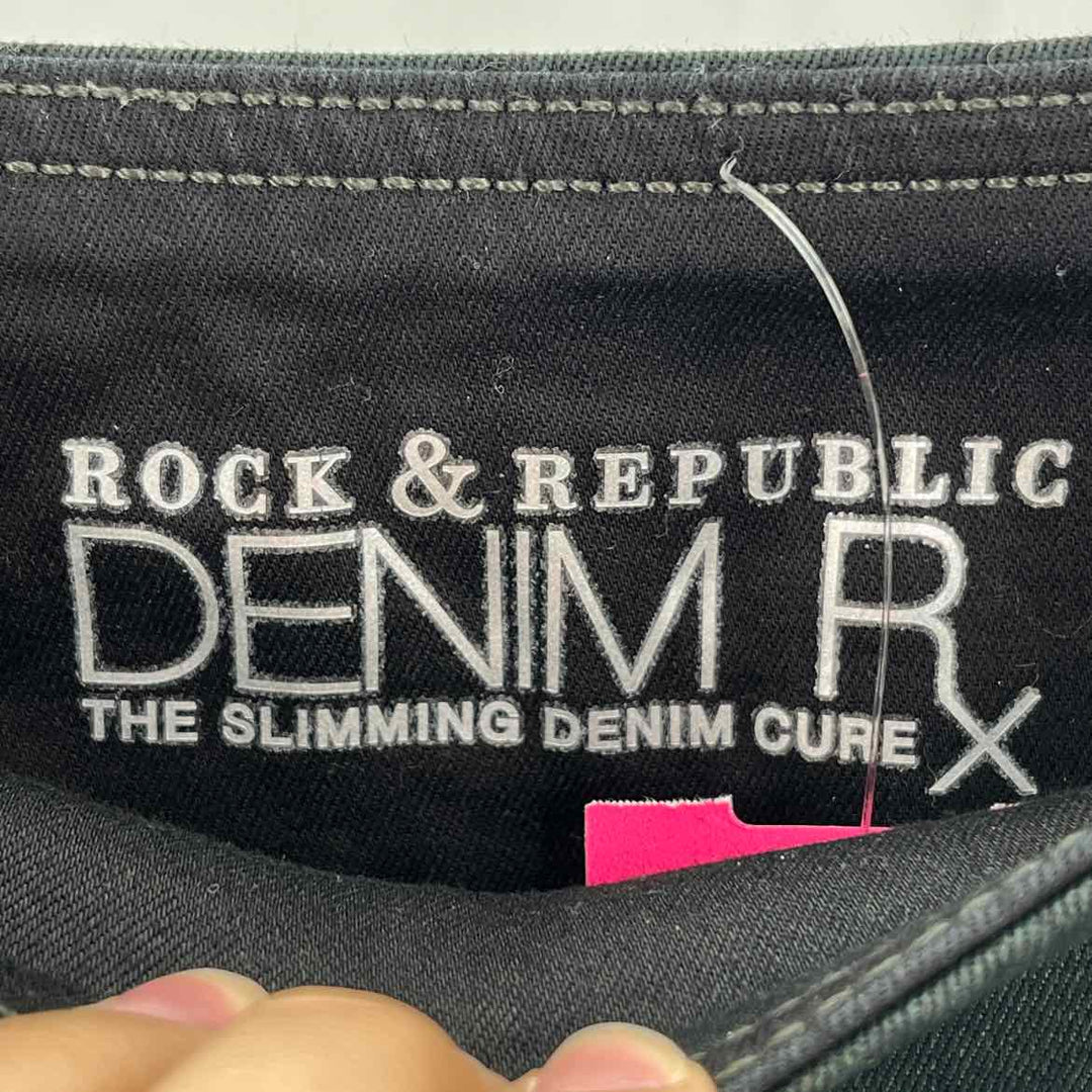 Size 8 ROCK & REPUBLIC Green Pants