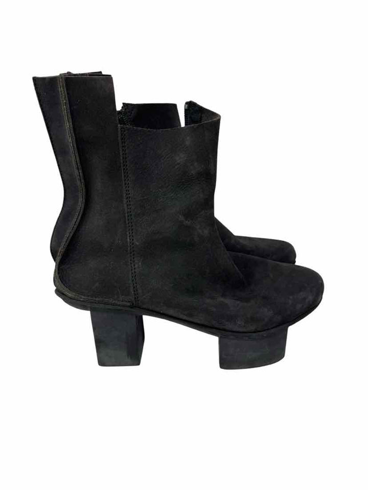 Shoe Size 6.5 Black Boots