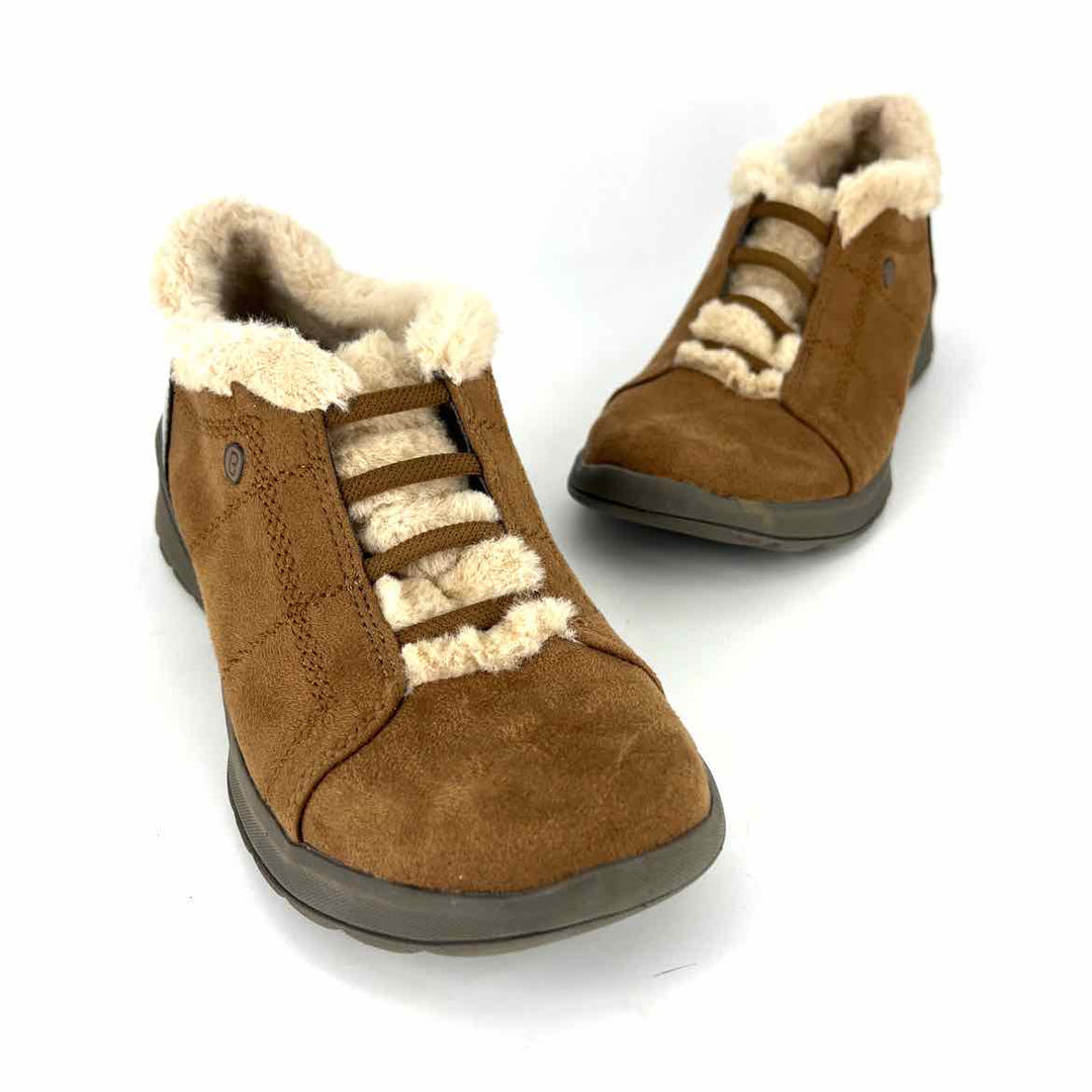 Shoe Size 7.5 Tan Boots