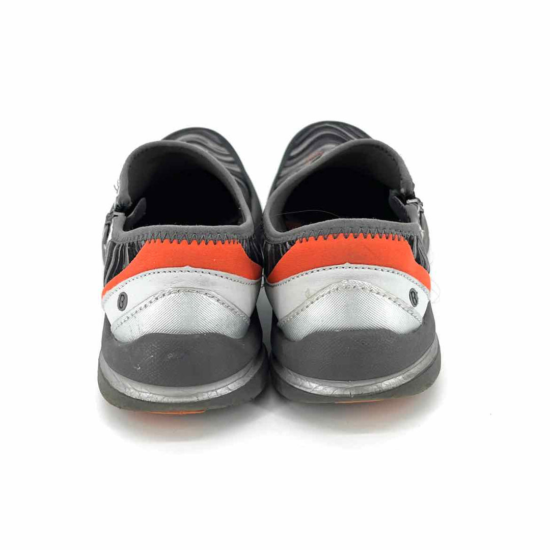 Shoe Size 7 Gray Flats