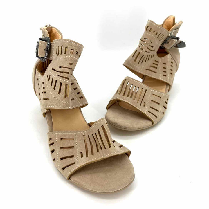 Shoe Size 39 Tan Sandals