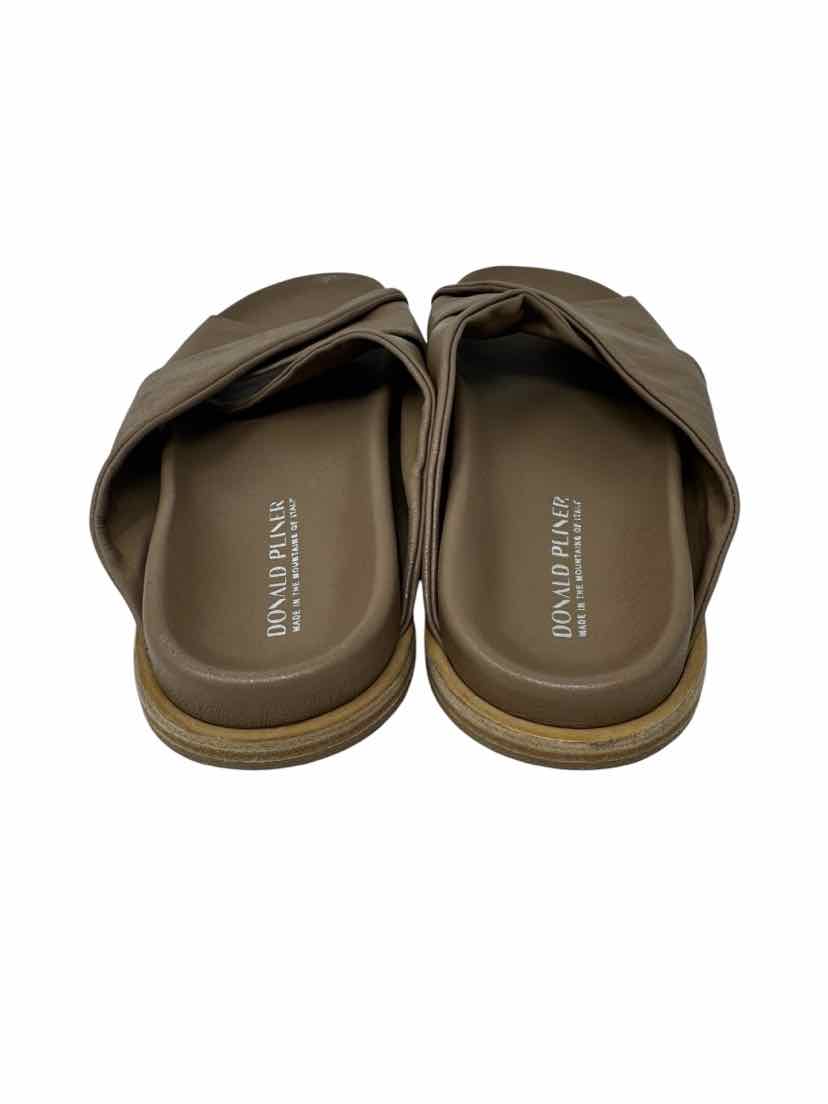 Shoe Size 10 DONALD PLINER Tan Leather Sandals