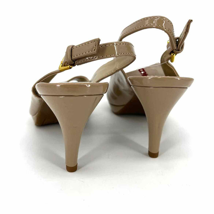 Shoe Size 8.5 Bandalino Tan PATENT Sandals