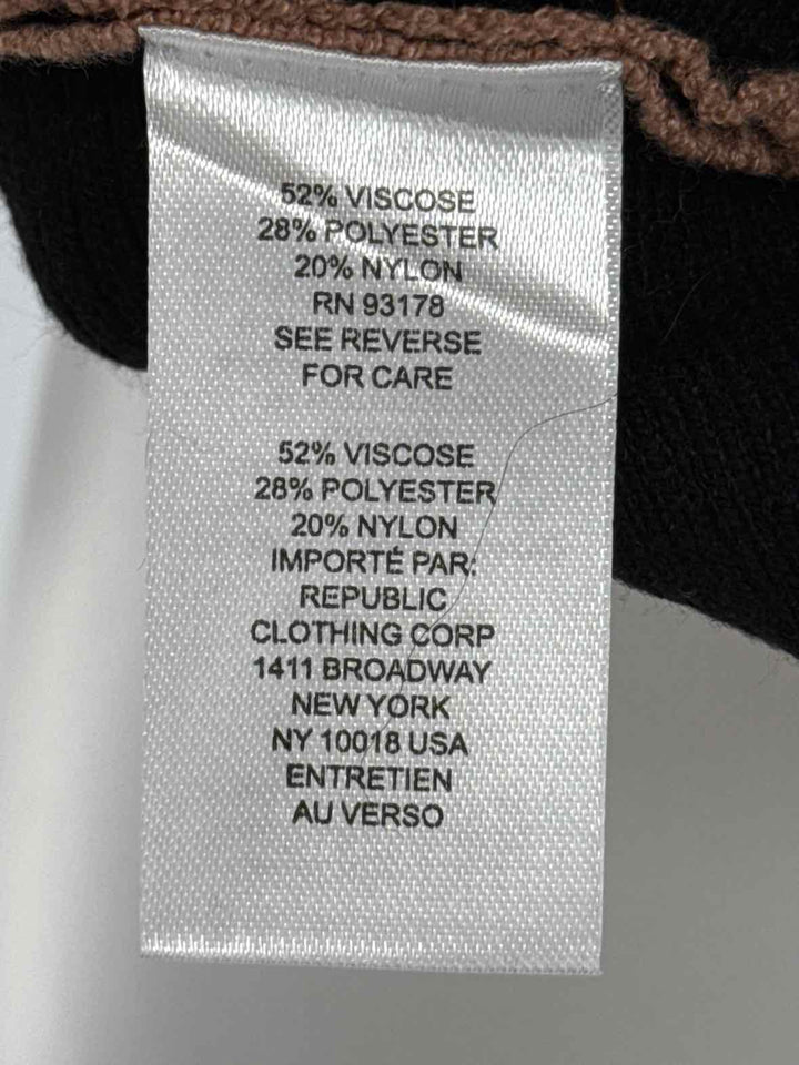 Size M TAHARI Multi-Color Sweater