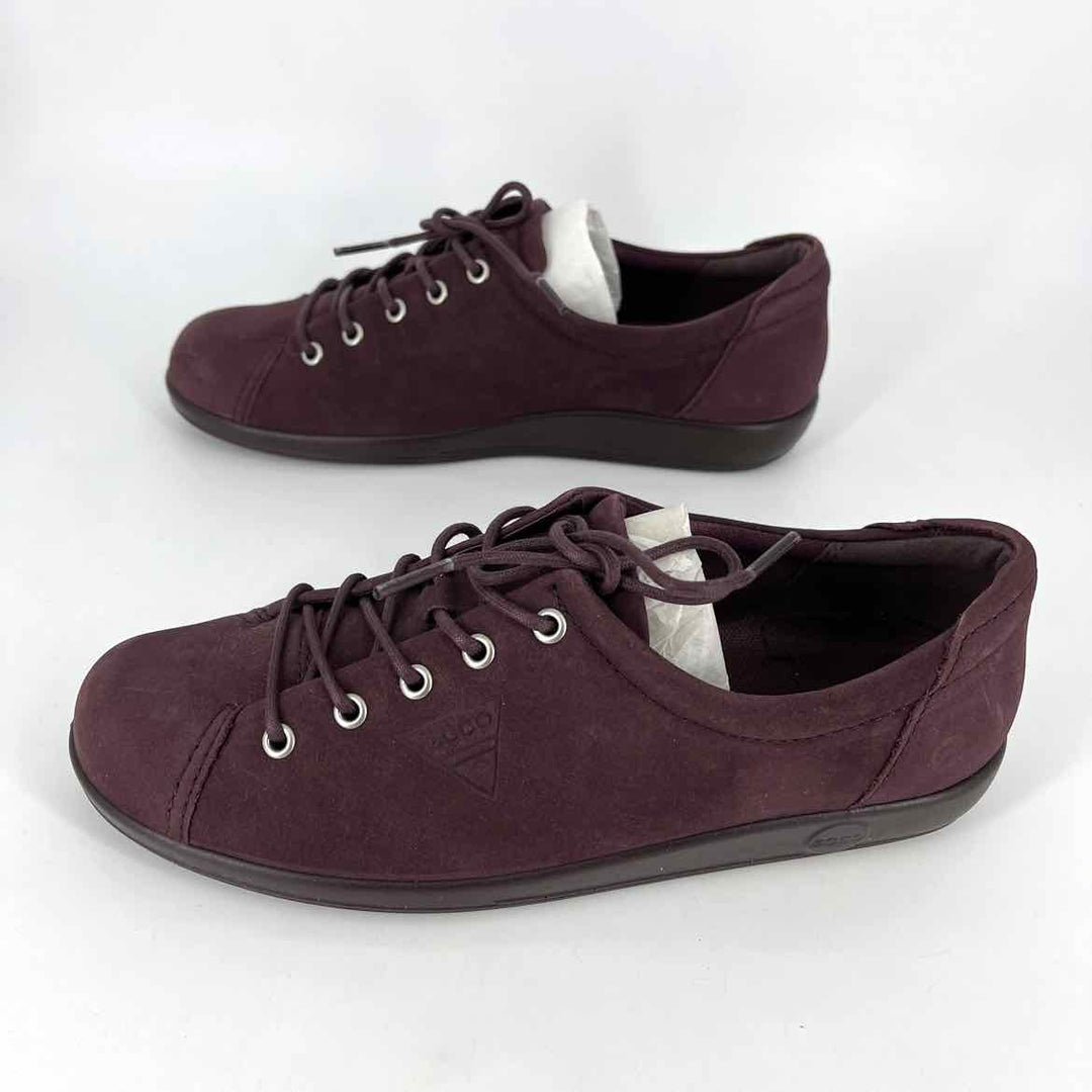 Shoe Size 39 ECCO Burgundy Suede Sneakers