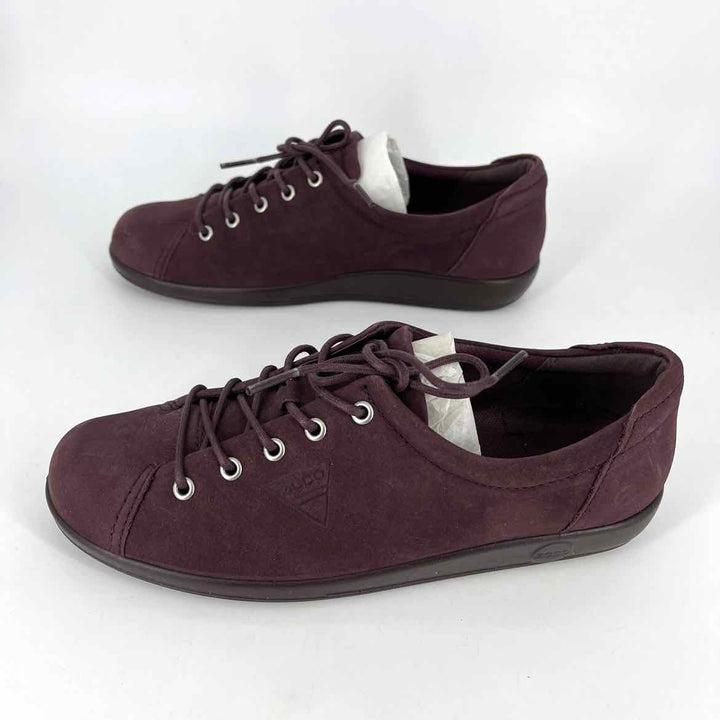 Shoe Size 39 ECCO Burgundy Suede Sneakers