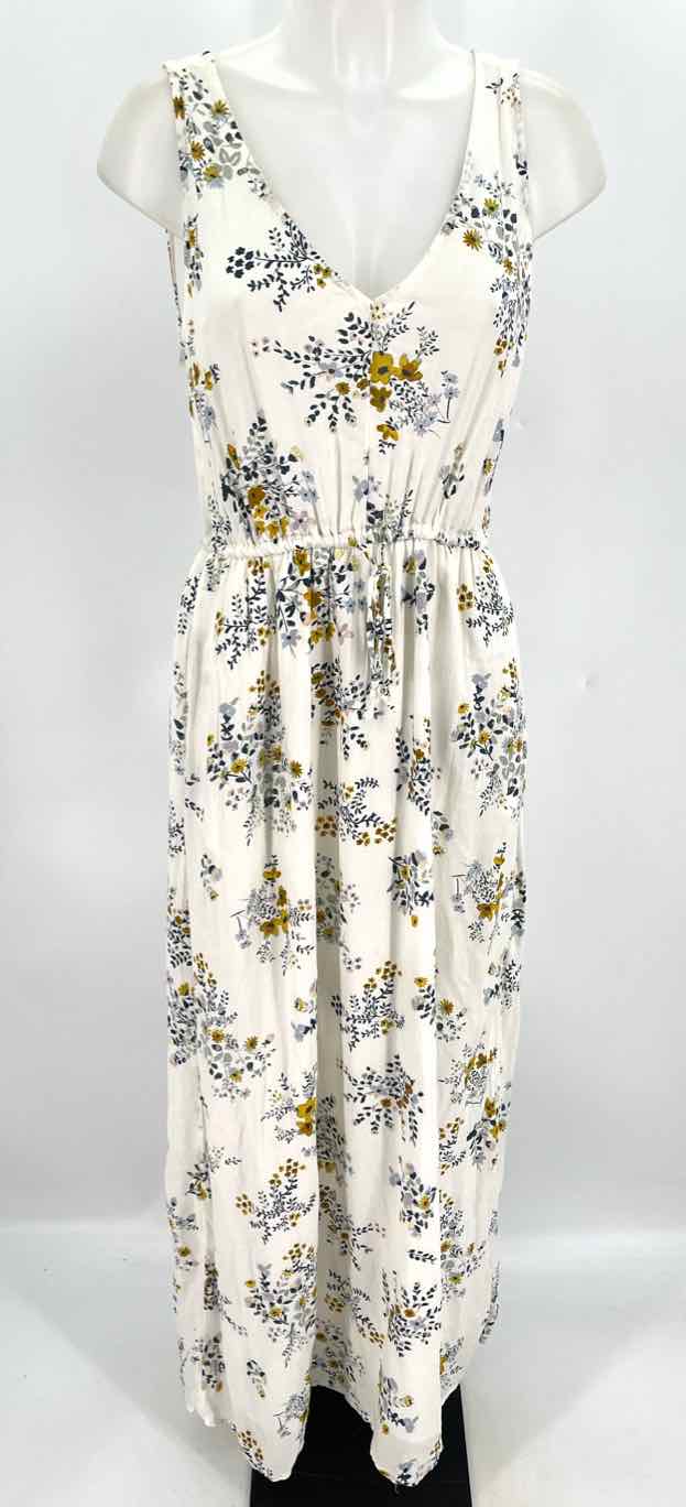 Size M LUCKY Cream Dress