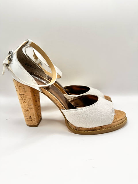 Shoe Size 9 Ivory Sandals