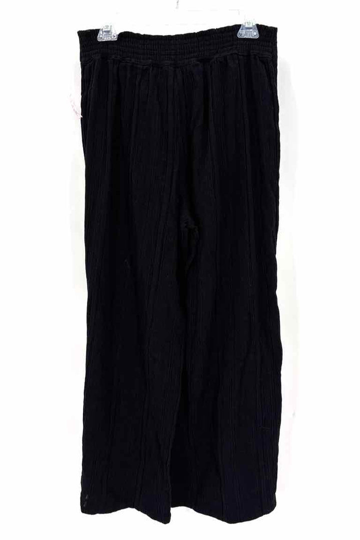 Size M TOMMY BAHAMA Black Pants