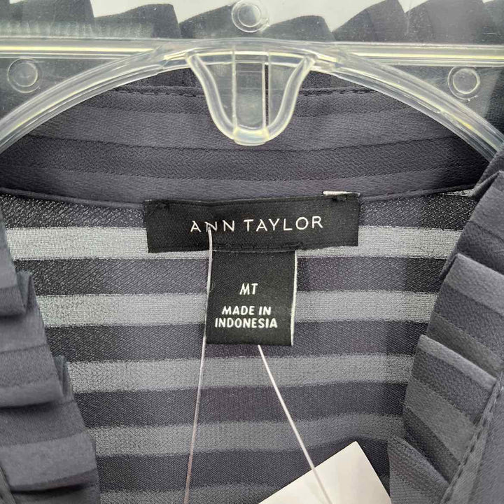 Size M Ann Taylor Gray Shirt