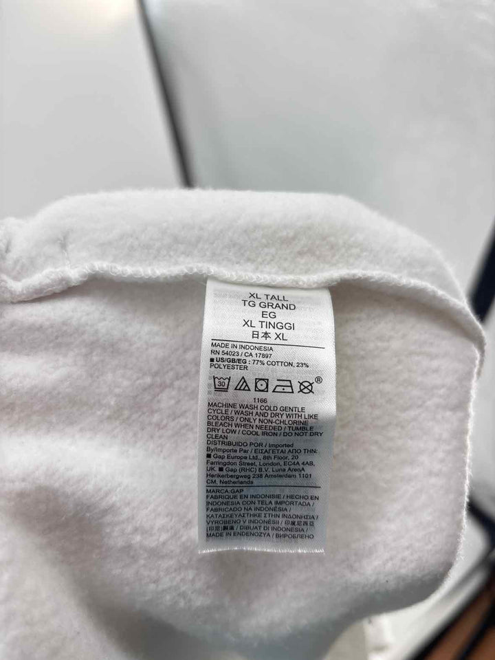 Size XL GAP Cream Shorts