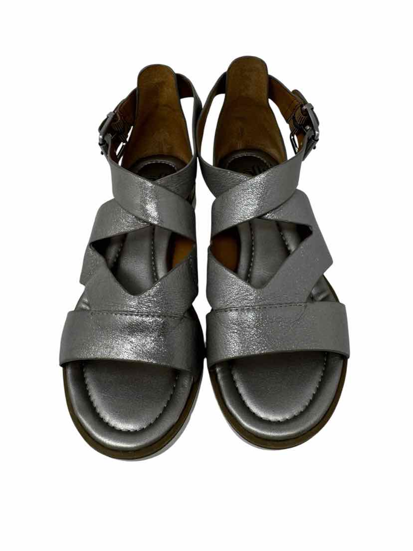 Shoe Size 7 SOFFT Silver Sandals