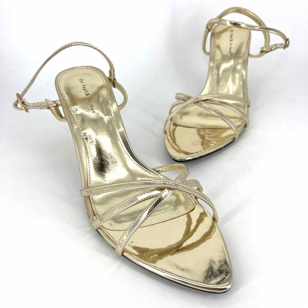 Shoe Size 42 Gold Faux Leather Pumps