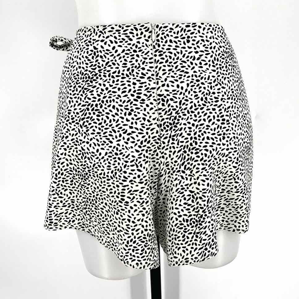 Size L ALTAR'D STATE White Print Shorts