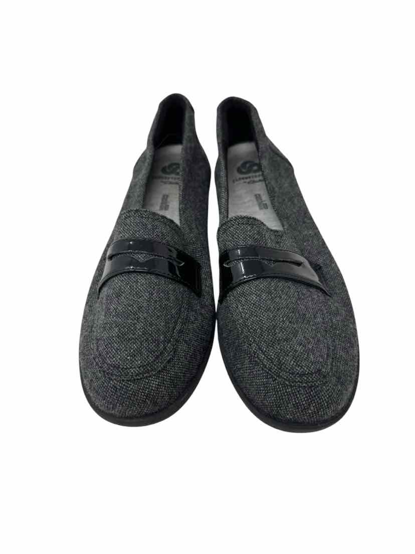 Shoe Size 8 CLARKS Gray Flats