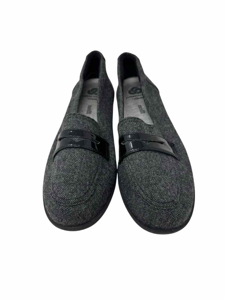 Shoe Size 8 CLARKS Gray Flats