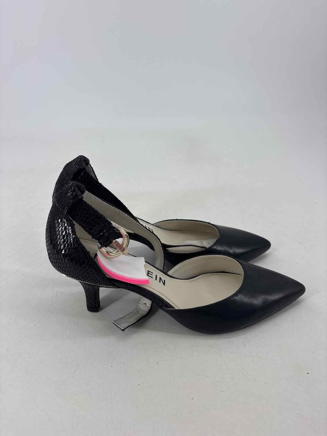 Shoe Size 9 Anne Klein Black Pumps