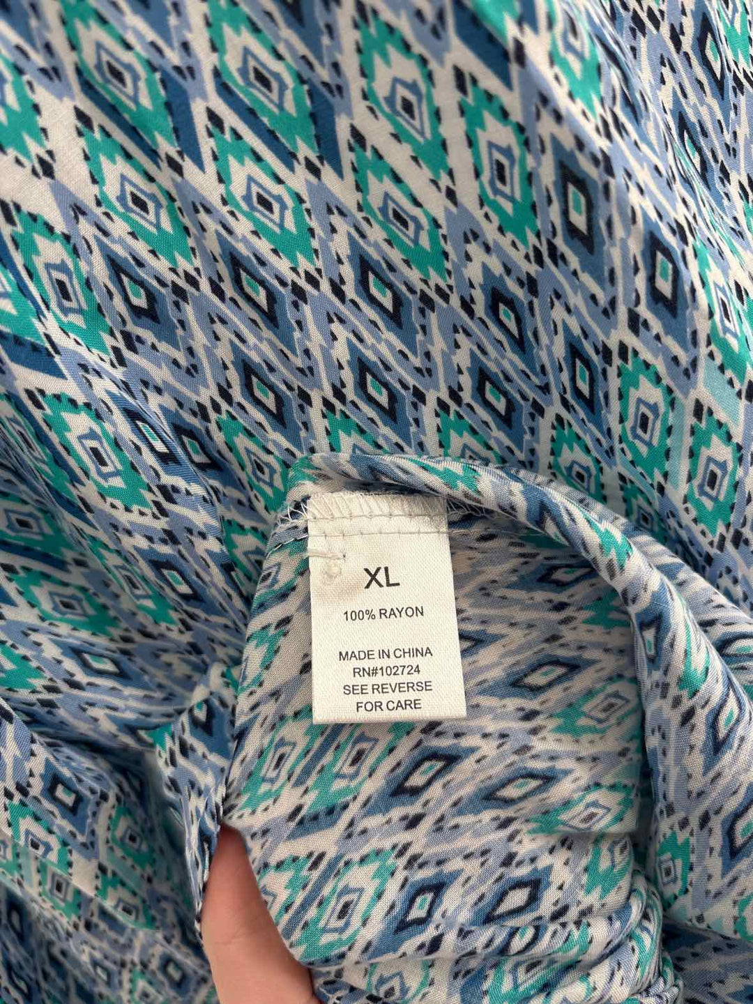 Size XL Multi-Color Shirt