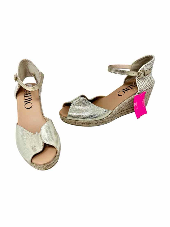 Shoe Size 8 Gold Leather Sandals