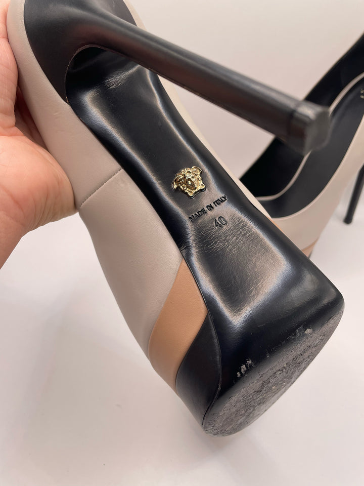 Shoe Size 40 Versace Gray Leather Luxury - Pumps