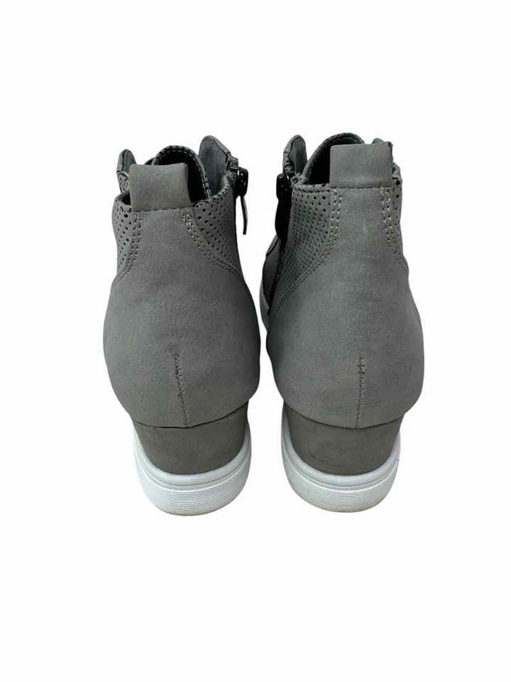 Shoe Size 9.5 Gray Pumps