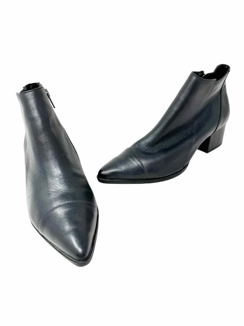 Shoe Size 7 Black Leather Boots