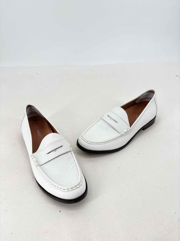 Shoe Size 10 VIONIC White Leather Loafers