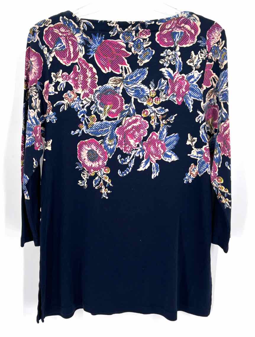 Size M Chico's Navy Knit Shirt