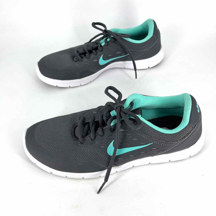 Shoe Size 8.5 Nike Gray Sneakers