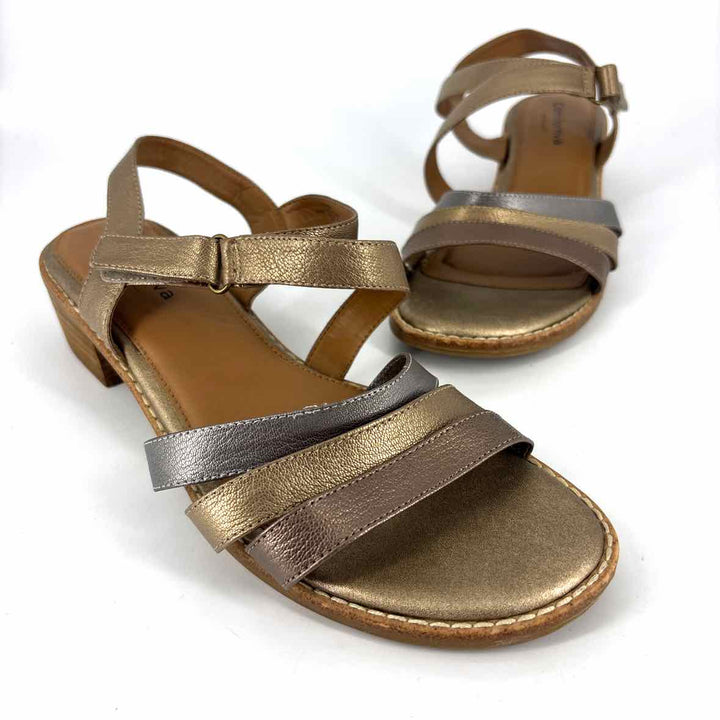 Shoe Size 9.5 Gold Sandals