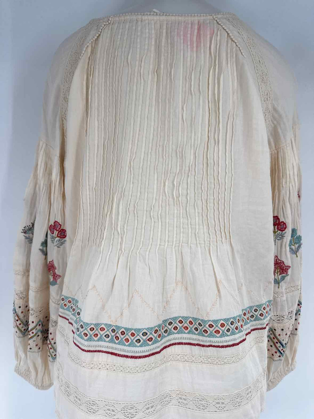 Size M Anthropologie Cream Shirt