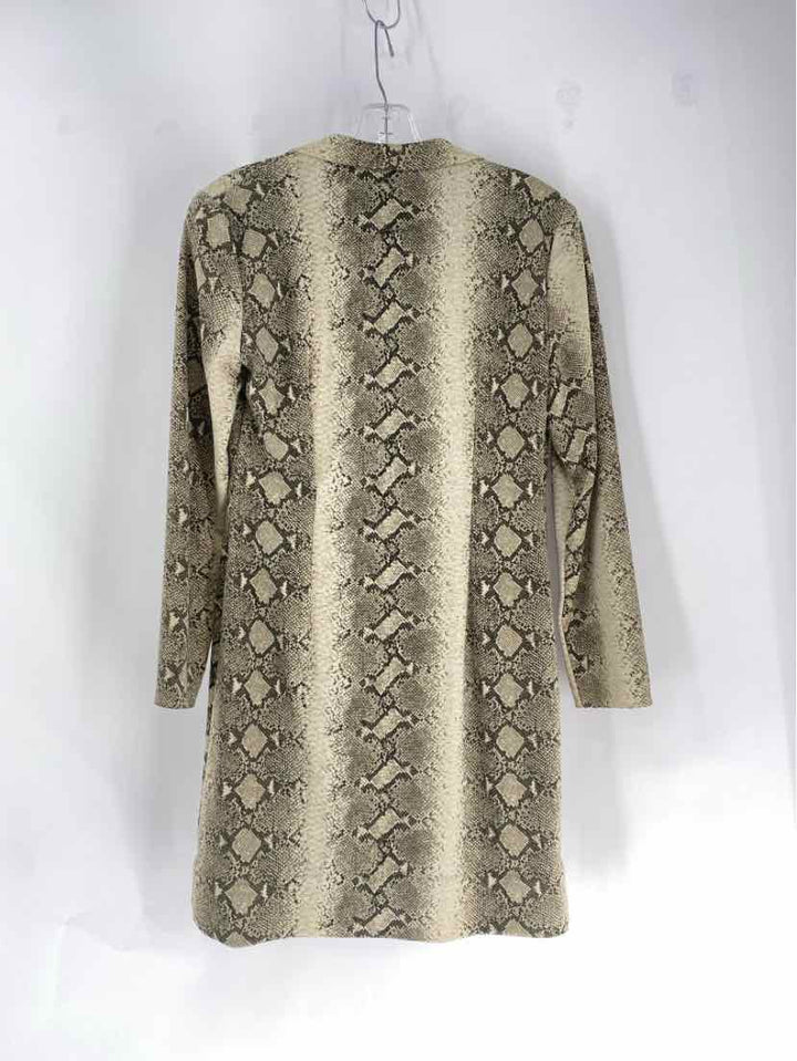 Size 4P DONNA RICO Tan Dress