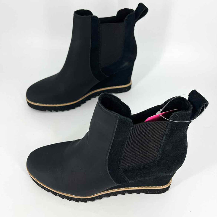 Shoe Size 6.5 Toms Black Suede Boots