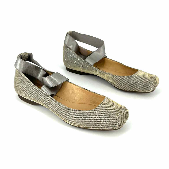Shoe Size 8.5 Jessica Simpson Gold Flats