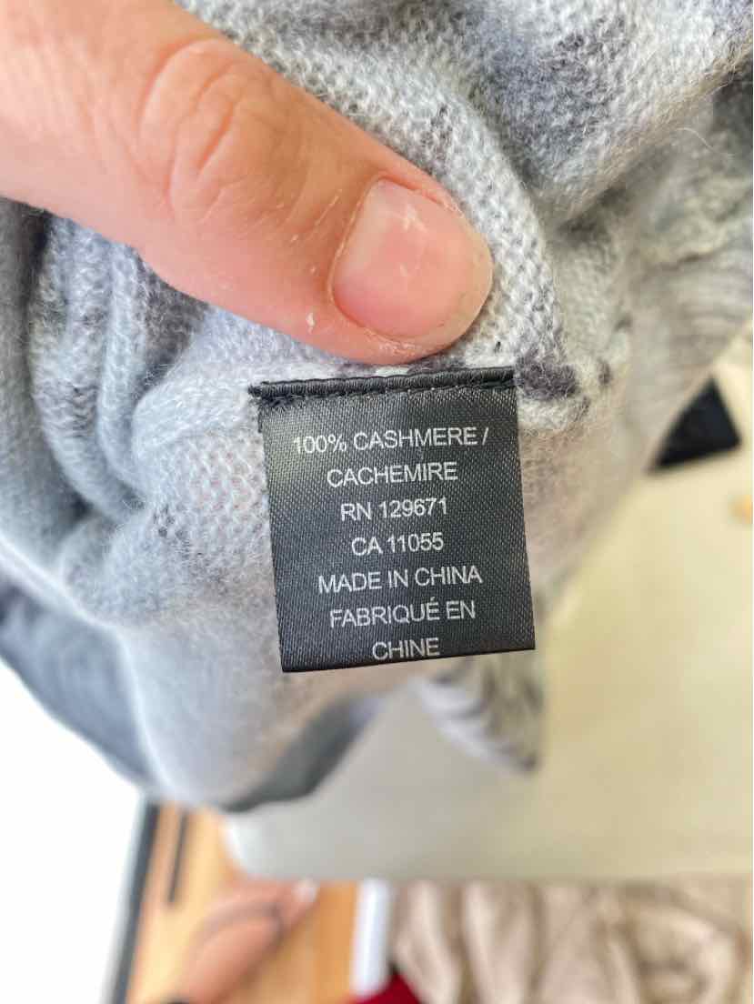 Size M Gray Cashmere Sweater