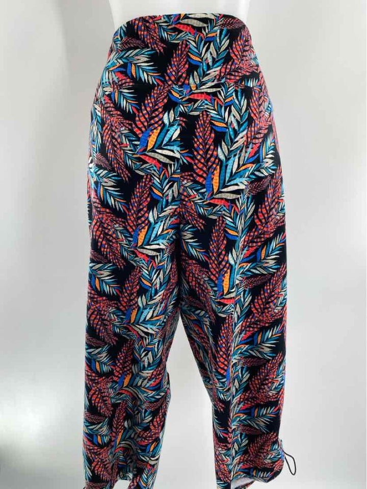 Size 2X Multi-Color Capri