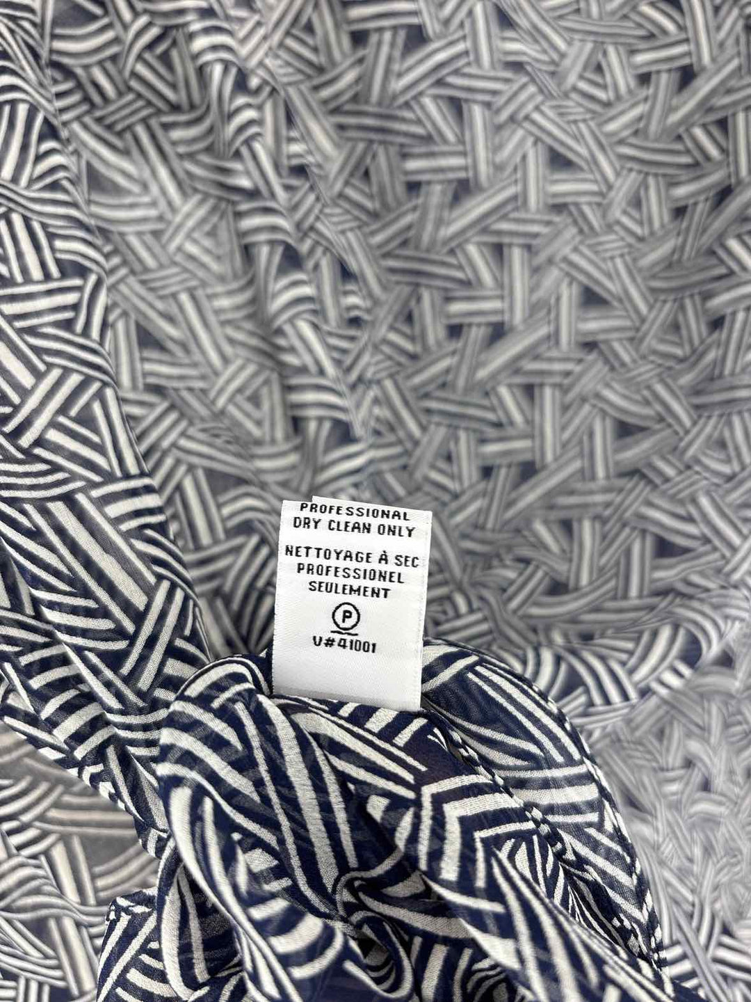 Size 4 DIANE VON FURSTENBERG Navy Print Shirt
