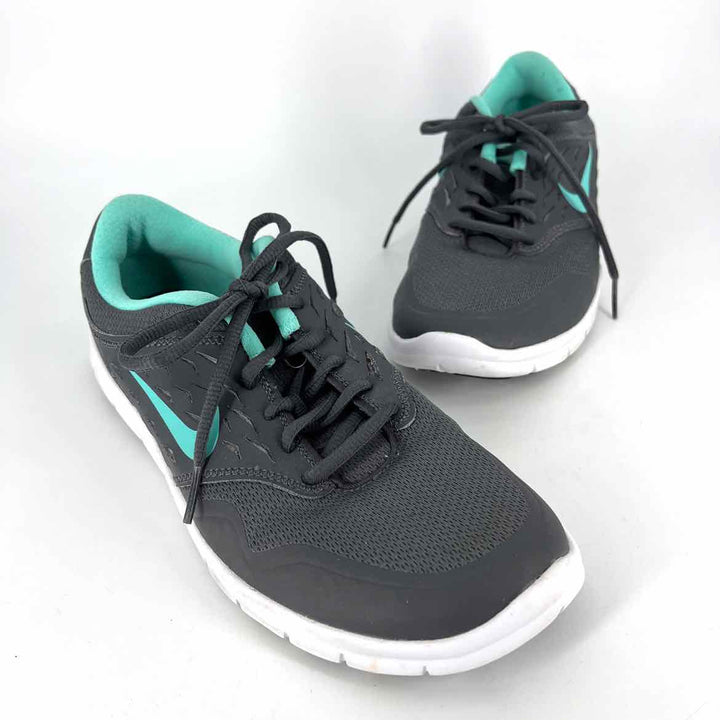 Shoe Size 8.5 Nike Gray Sneakers
