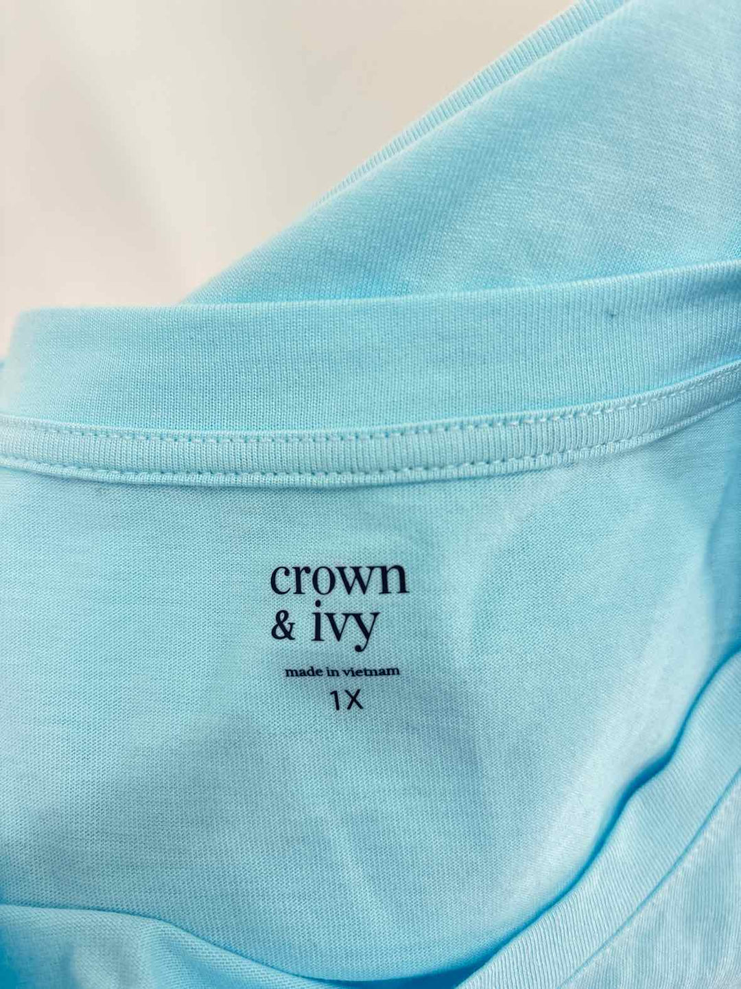 Size 1X CROWN & IVY Teal Shirt