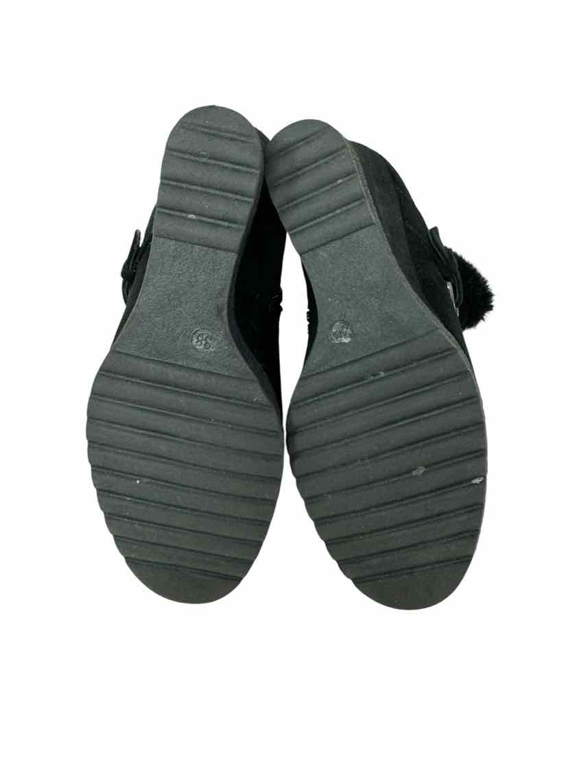 Shoe Size 7.5 Black Suede Boots