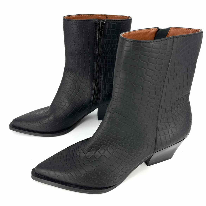 Shoe Size 6.5 Black Boots