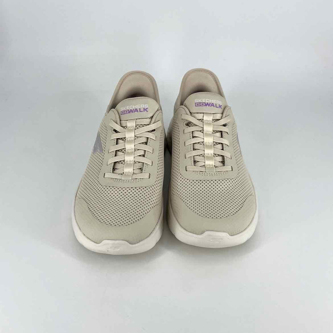 Shoe Size 8 Sketchers Cream Knit Sneakers