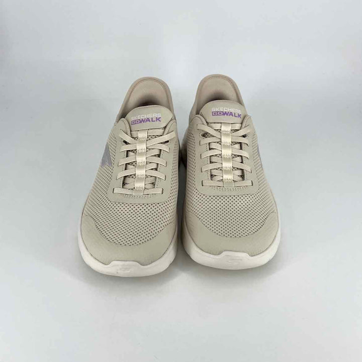 Shoe Size 8 Sketchers Cream Knit Sneakers
