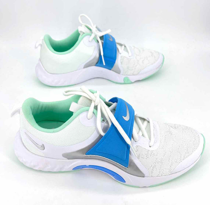 Shoe Size 9.5 Nike White Mesh Sneakers