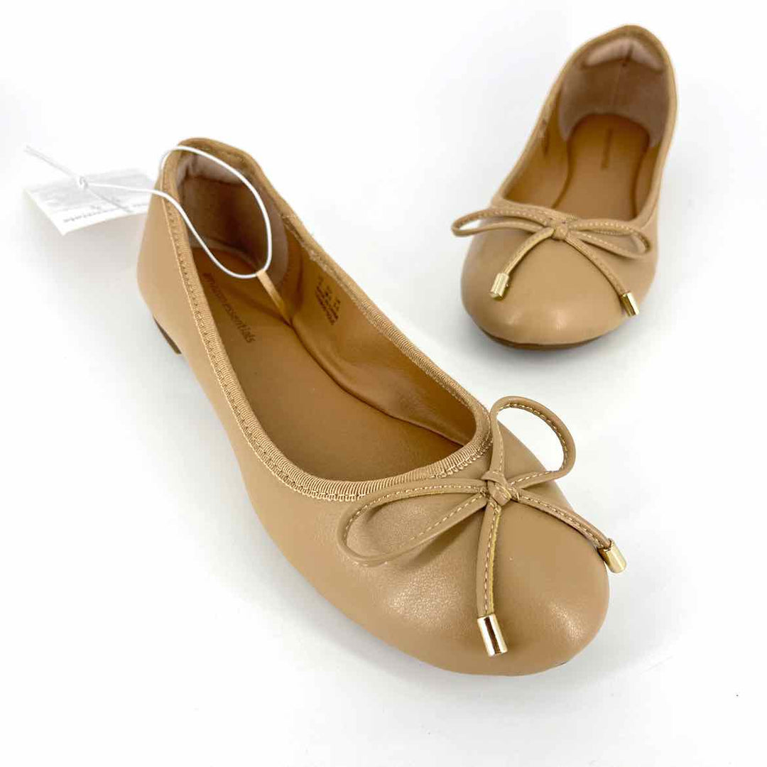 Shoe Size 8 Taupe Faux Leather Flats