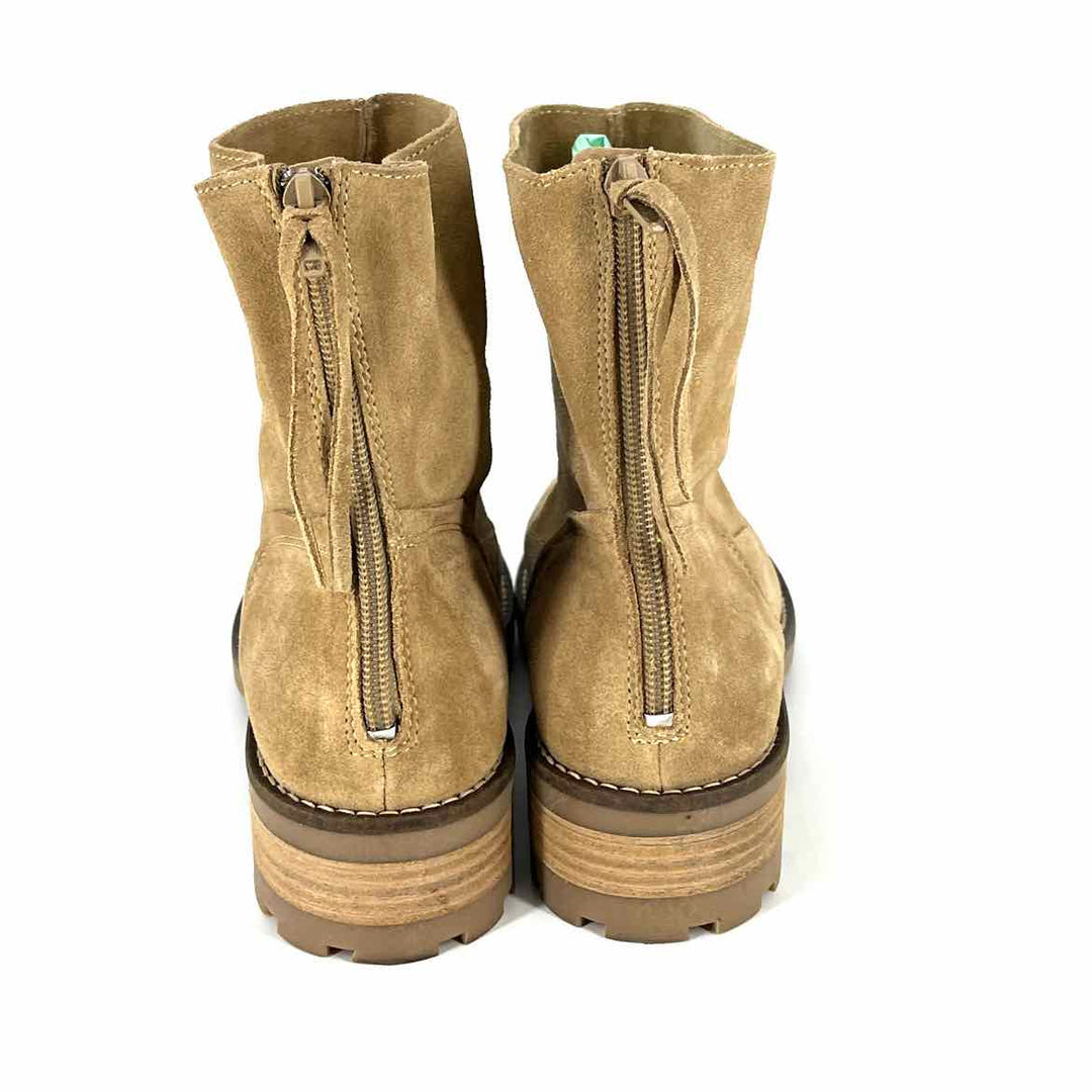 Shoe Size 9.5 Tan Suede Boots